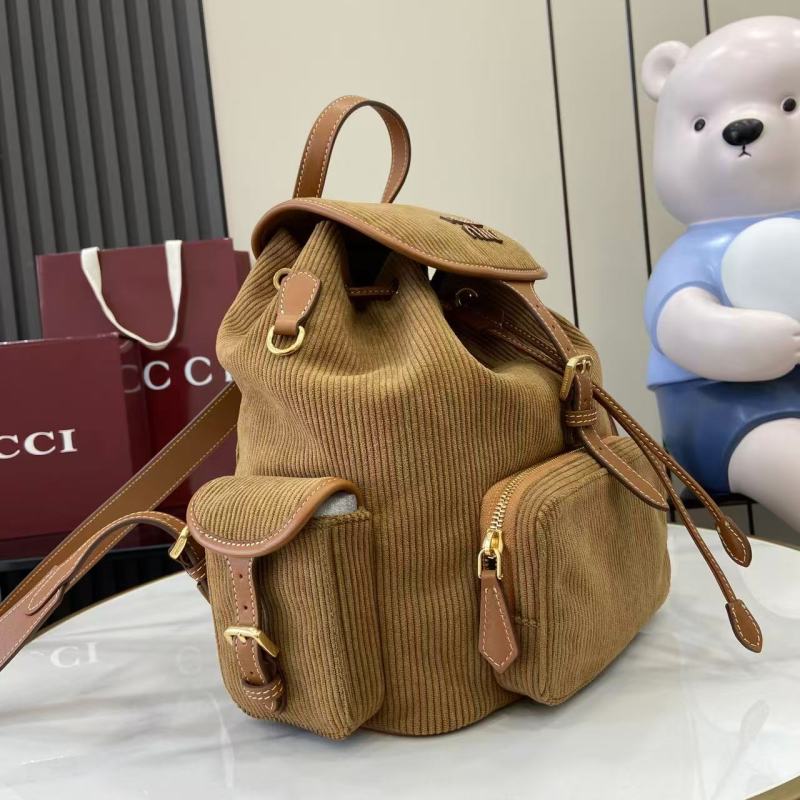 Рюкзак Miu Miu из вельвета бежевый
