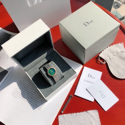 Часы Dior