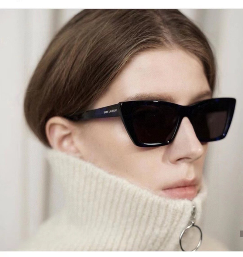 Солнцезащитные очки Saint Laurent женские черные
