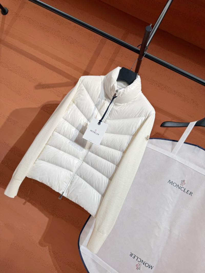 Пуховик Moncler