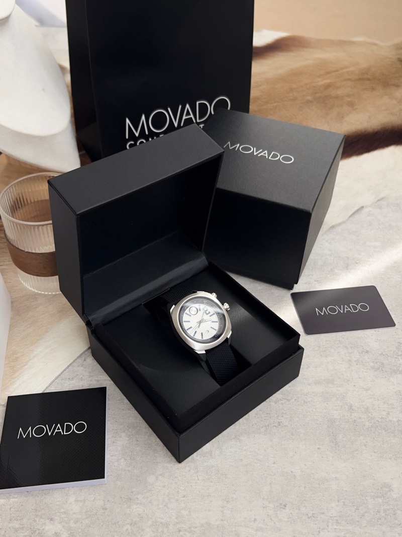 Часы Movado