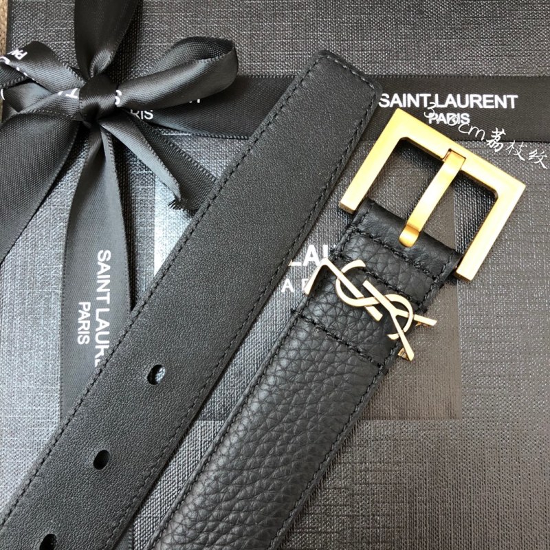 Женский ремень Saint Laurent с логотипом и золотой пряжкой