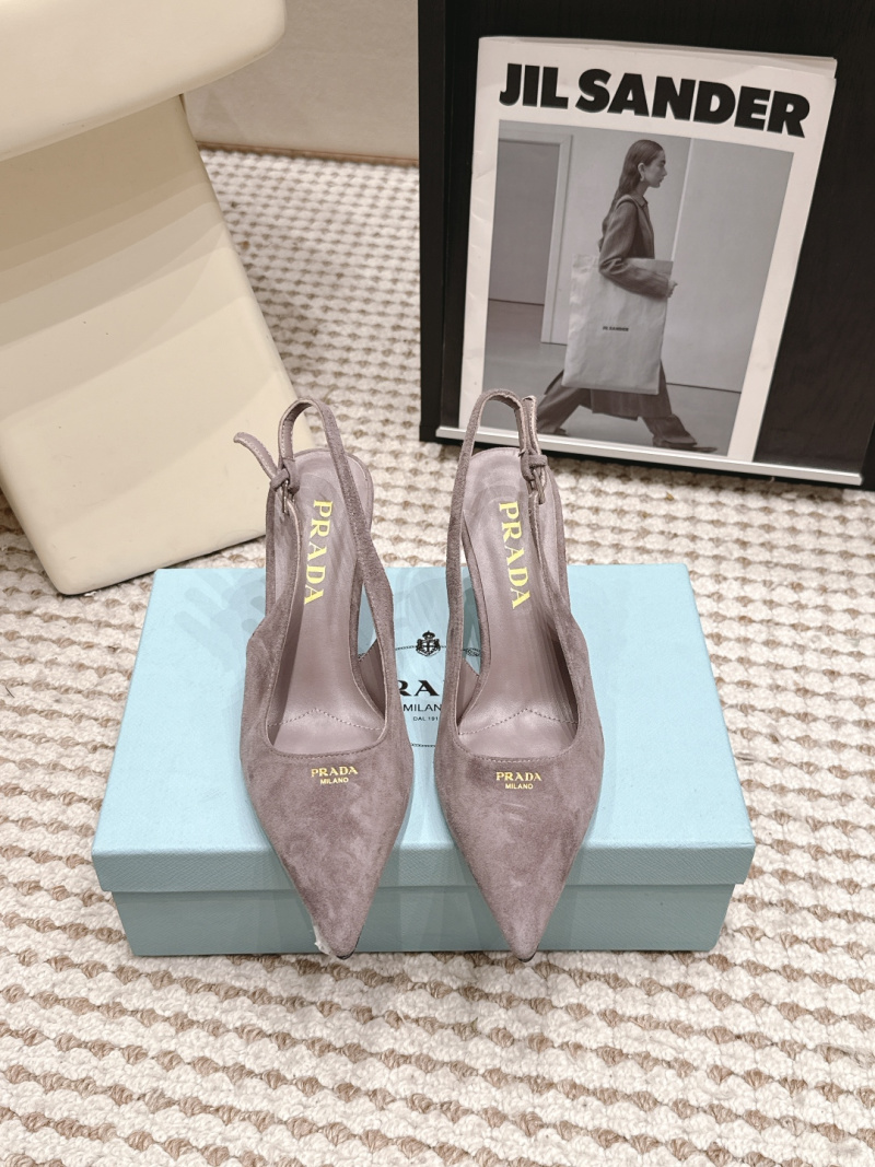 Женские замшевые туфли Prada