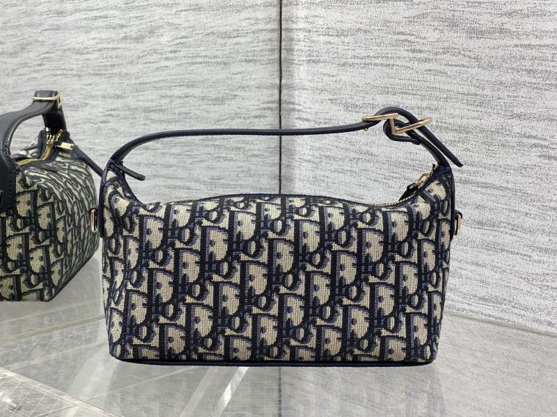 Сумка Dior с монограммой и ремнем