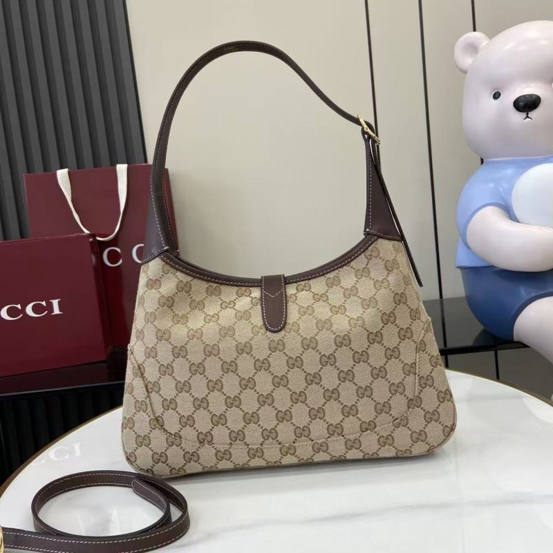 Сумка Gucci с монограммой