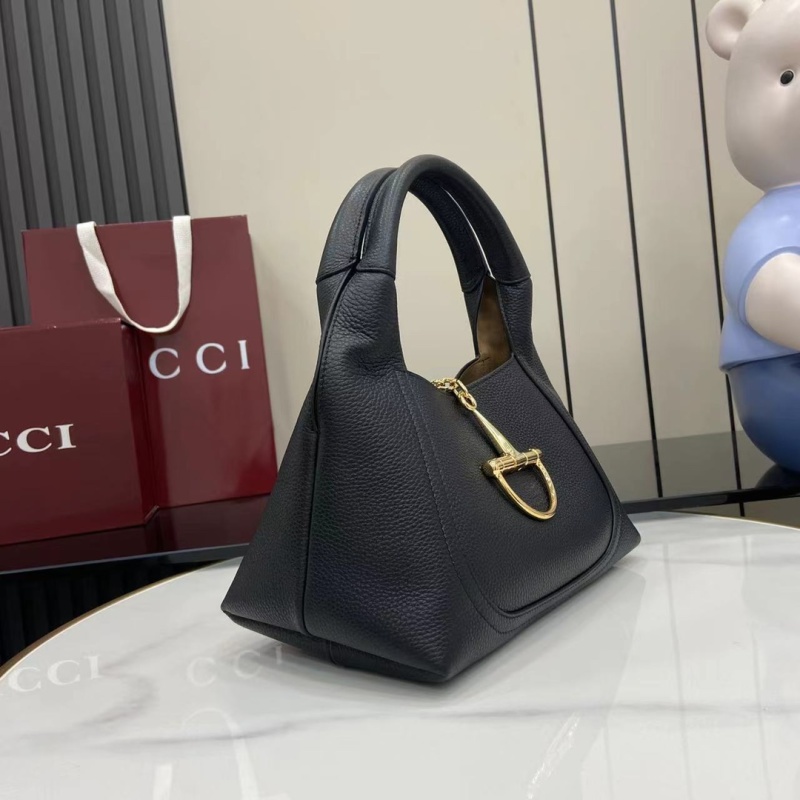 Сумка Gucci с золотой фурнитурой