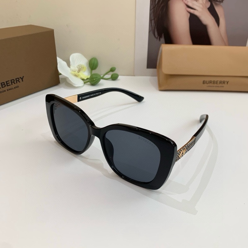 Солнцезащитные очки Burberry
