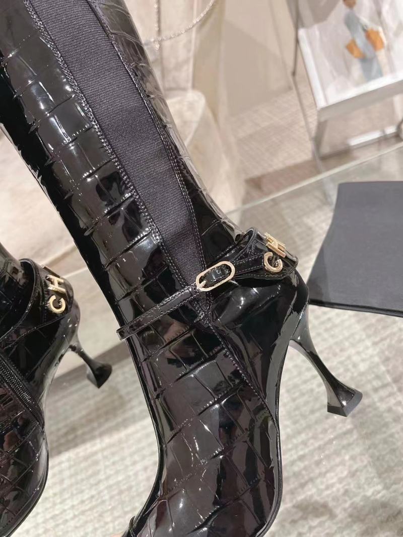 Женские сапоги Chanel с острым носком и каблуком