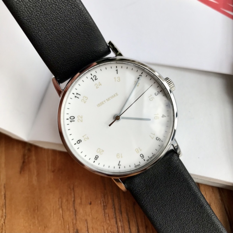 Часы Issey Miyake
