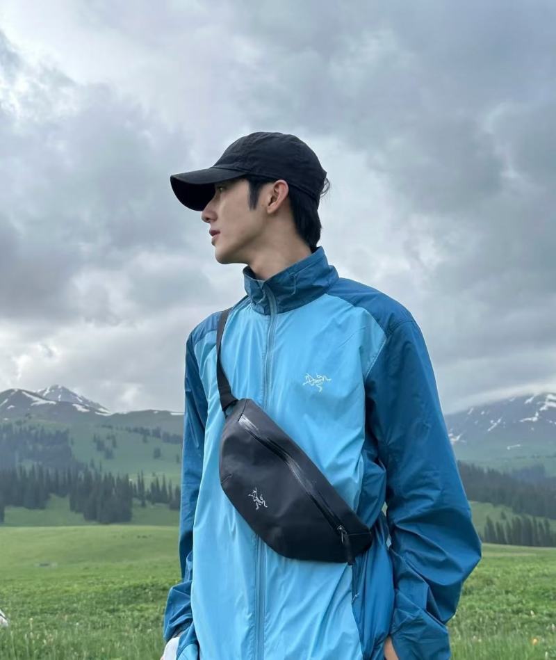 Черная поясно-грудная сумка Arc'teryx для активного отдыха
