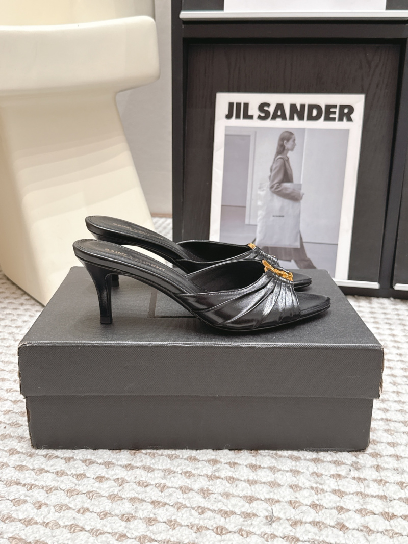 Женские черные туфли-лодочки Saint Laurent с золотой фурнитурой