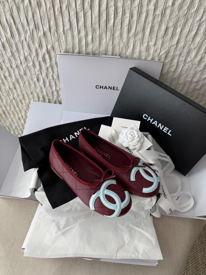Женские балетки Chanel бордового цвета с логотипом