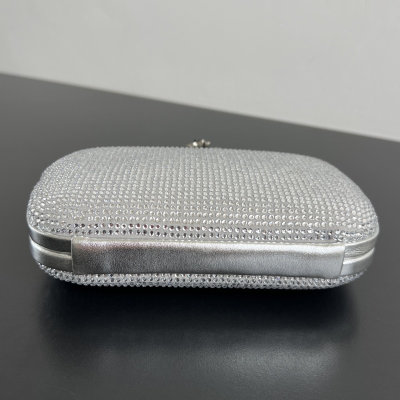 Элегантный вечерний клатч с кристаллами Bottega Veneta