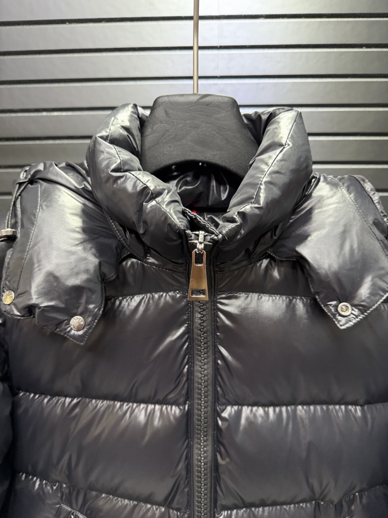 Пуховик Moncler