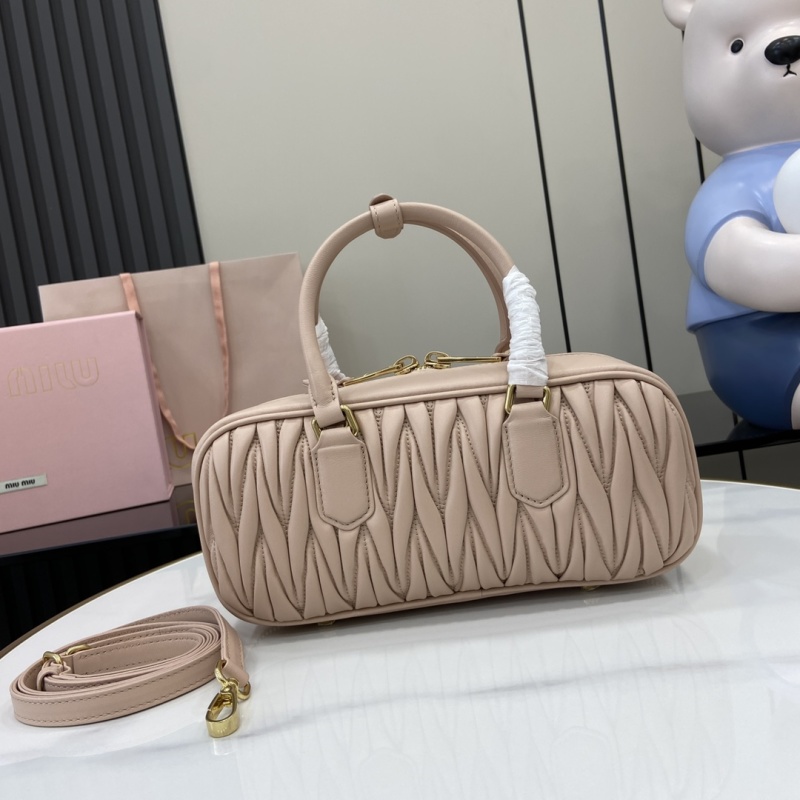 Сумка Miu Miu с ручками и ремнем