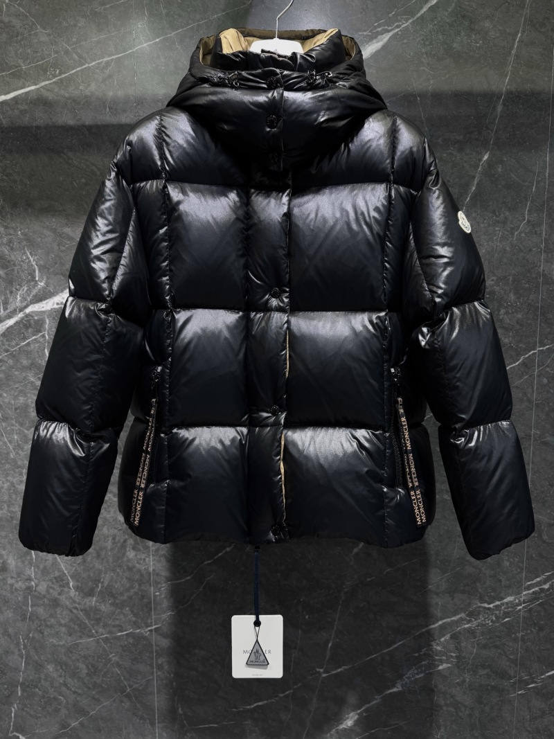 Пуховик Moncler