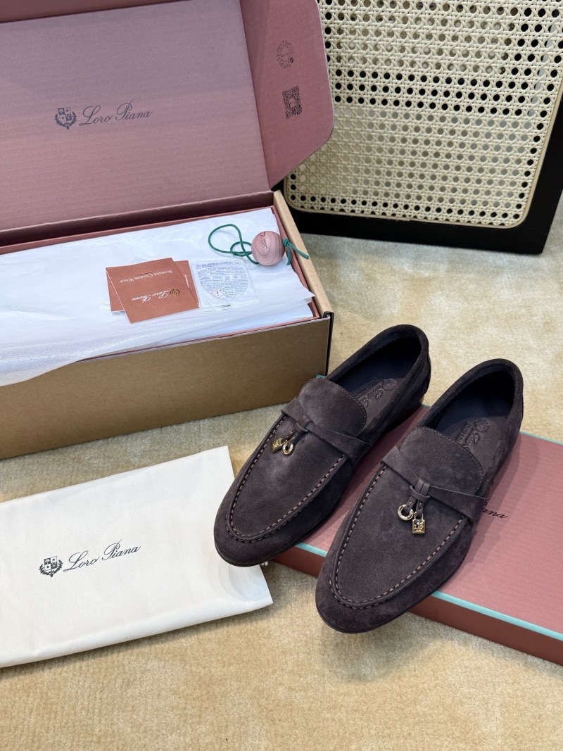 Лоферы женские Loro Piana из натуральной замши