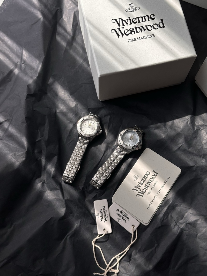 Часы Vivienne Westwood