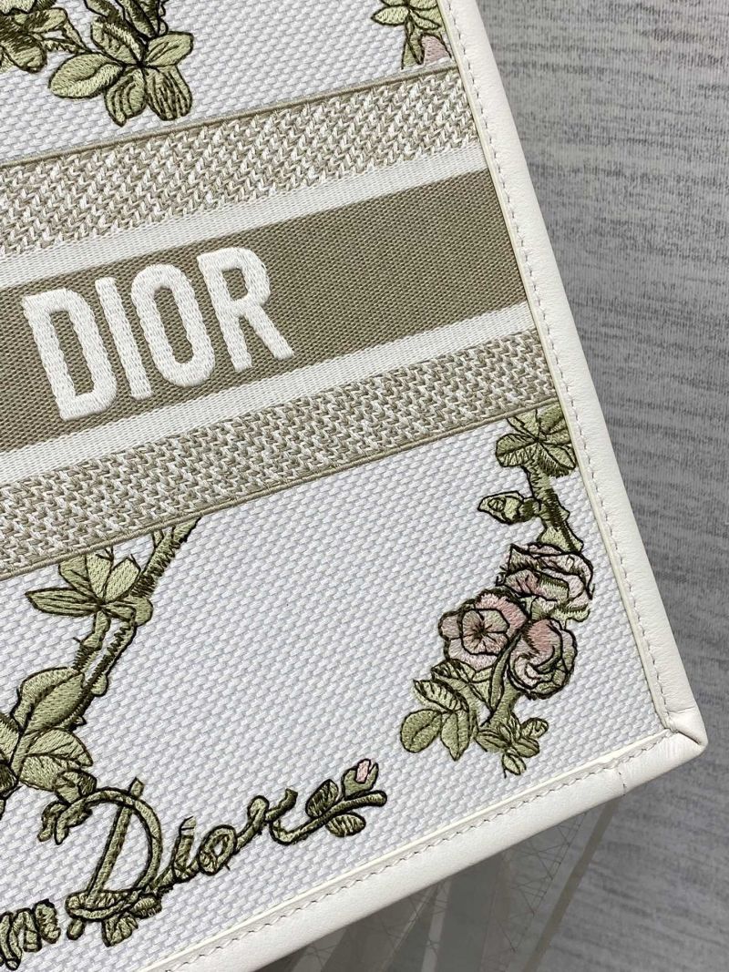 Сумка Christian Dior Lady Dior с цветочным принтом