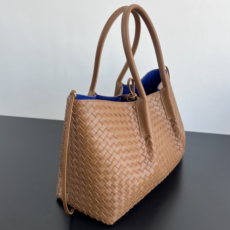 Сумка-тоут с плетеным узором Intrecciato Bottega Veneta