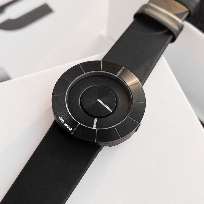 Часы Issey Miyake