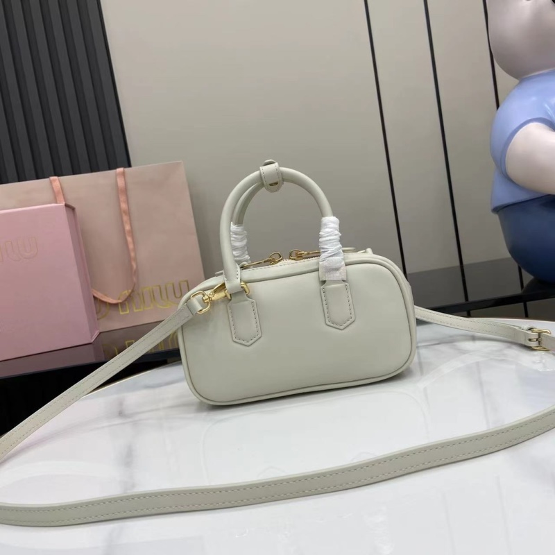Сумка Miu Miu белая с логотипом