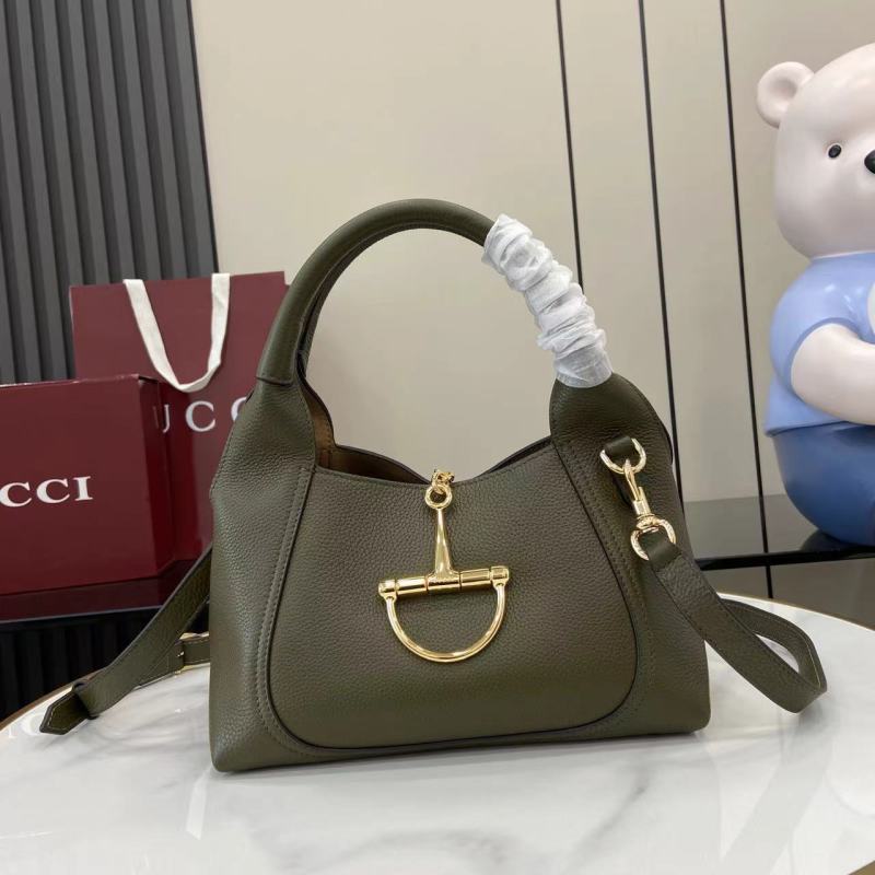 Сумка Gucci с металлической фурнитурой