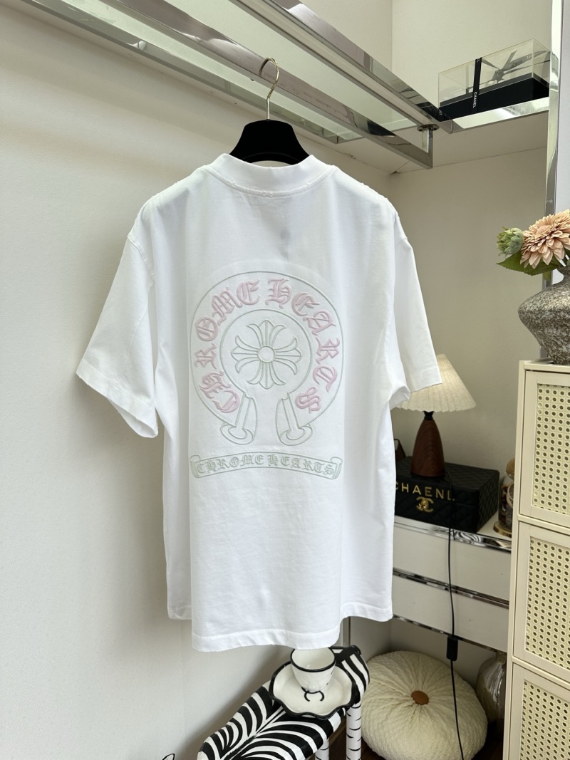 Белая футболка с вышивкой на груди Chrome Hearts