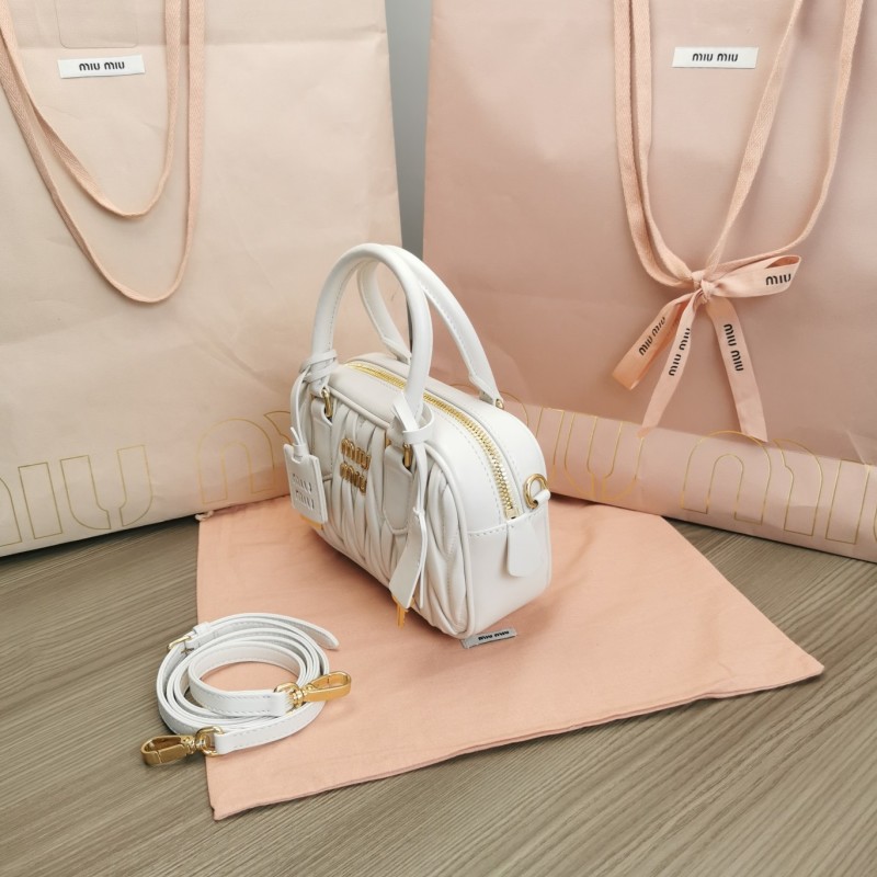 Сумка Miu Miu белая с ручками