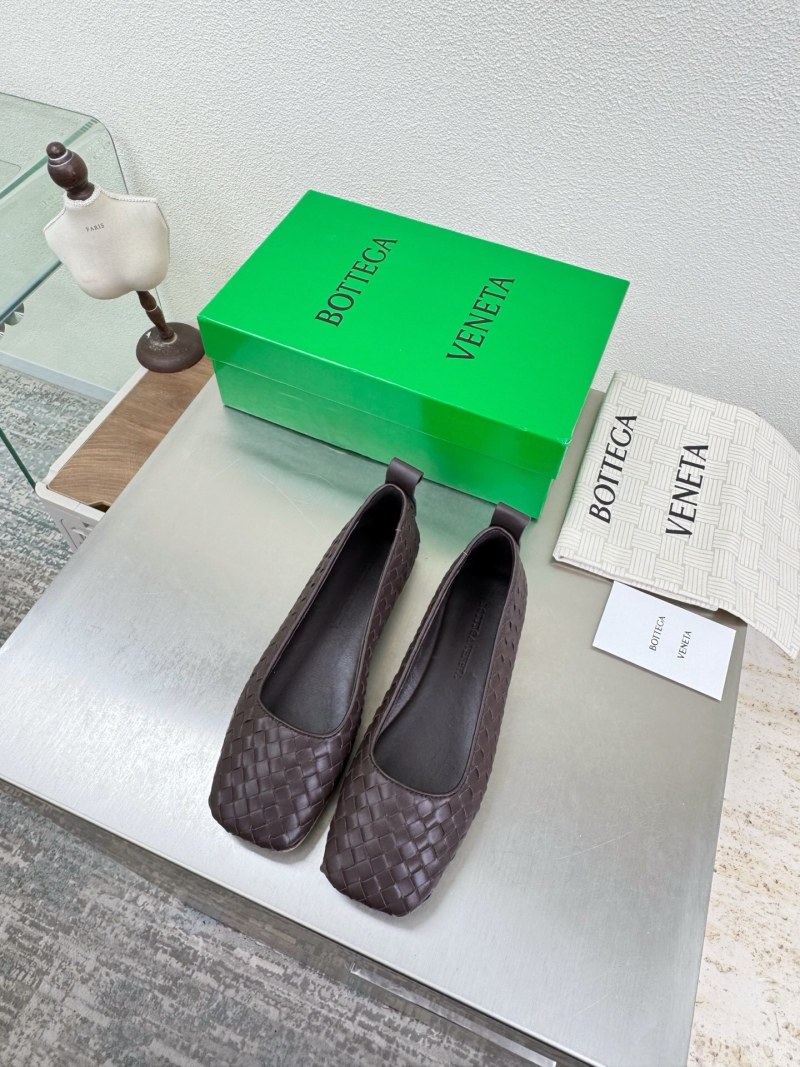Женские плетеные балетки из натуральной кожи Bottega Veneta