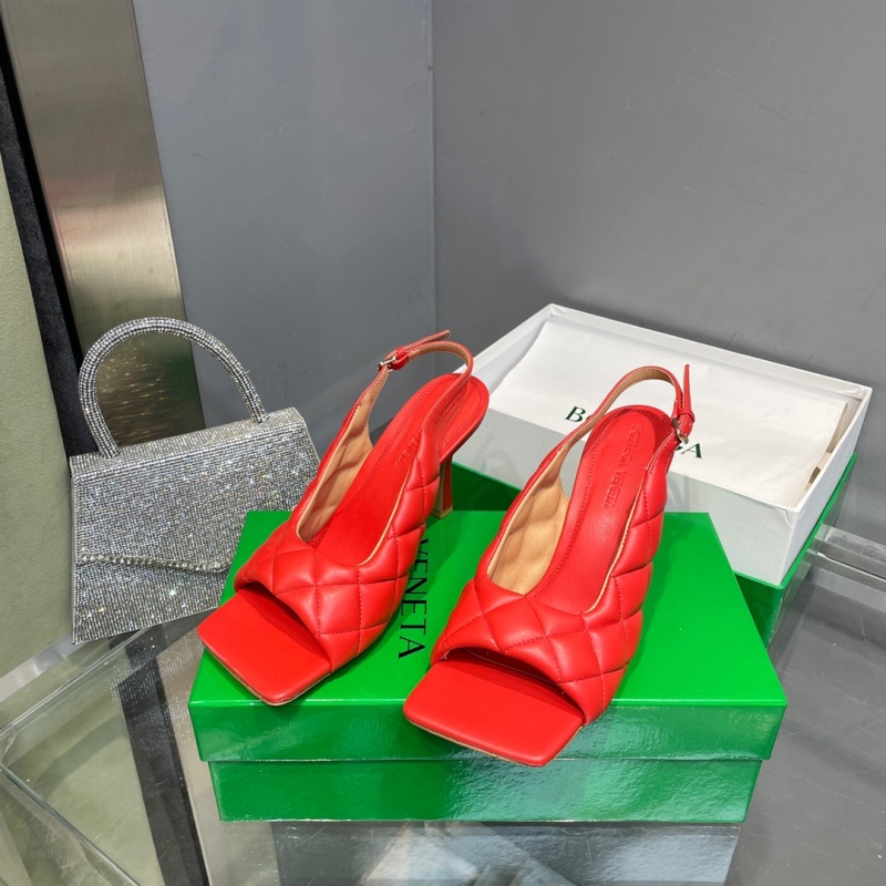 Женские шлёпанцы с квадратным носом из натуральной кожи Bottega Veneta