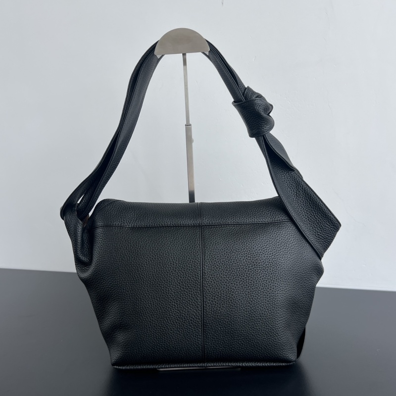 Сумка Bottega Veneta Sawyer треугольная