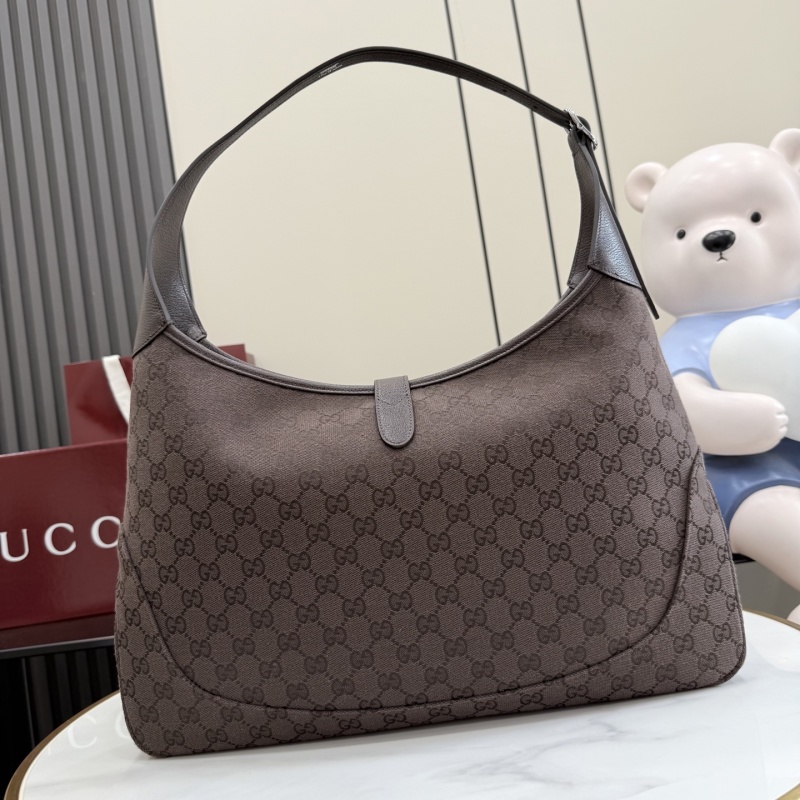 Сумка Gucci с монограммой и ремешком