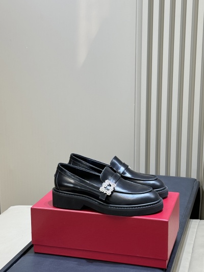 Лоферы Roger Vivier