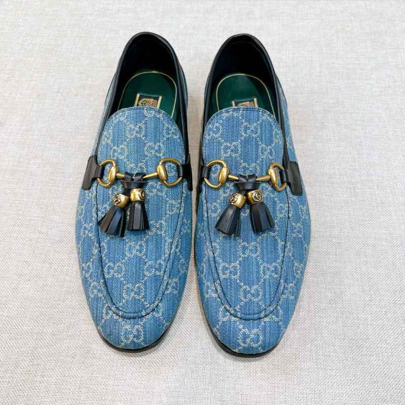 Мужские лоферы с узором GG и металлическими элементами Gucci