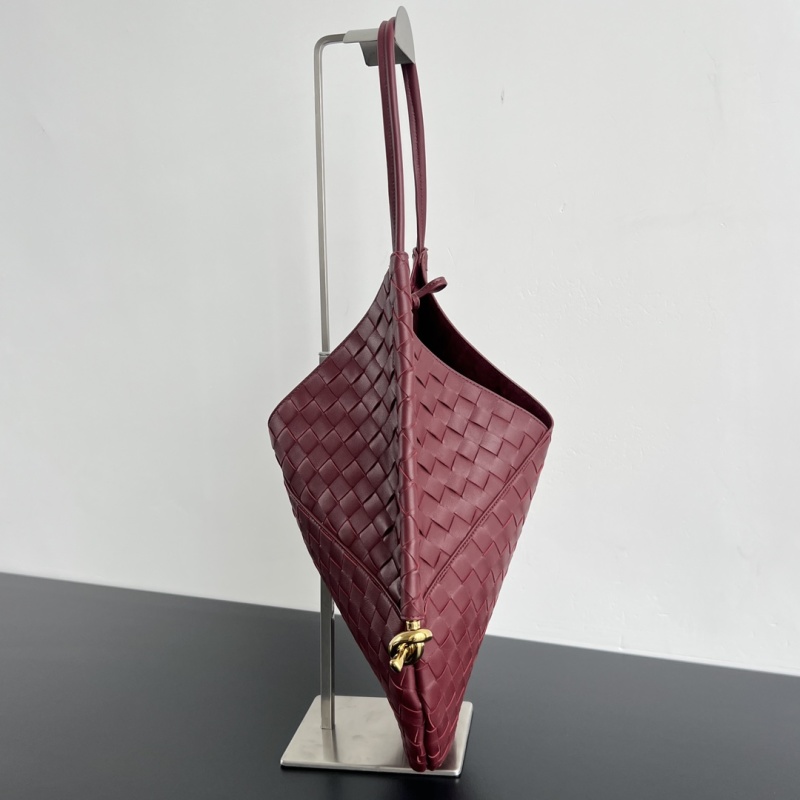 Женская сумка шоппер с плетеным узором Bottega Veneta