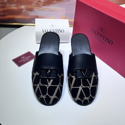 Шлёпанцы Valentino Garavani