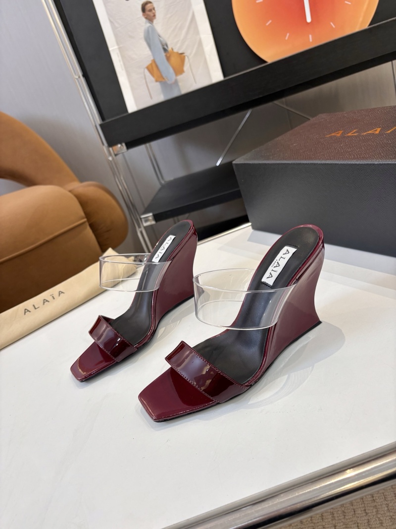 Женские лаковые мюли на клине Alaïa