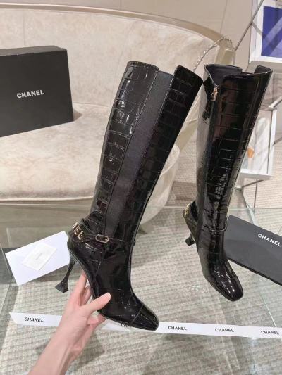 Женские сапоги Chanel с острым носком и каблуком