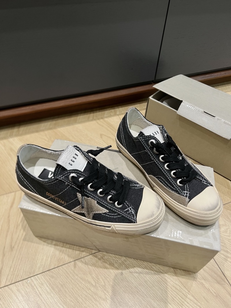 Стильные кроссовки со звездой и винтажным эффектом Golden Goose