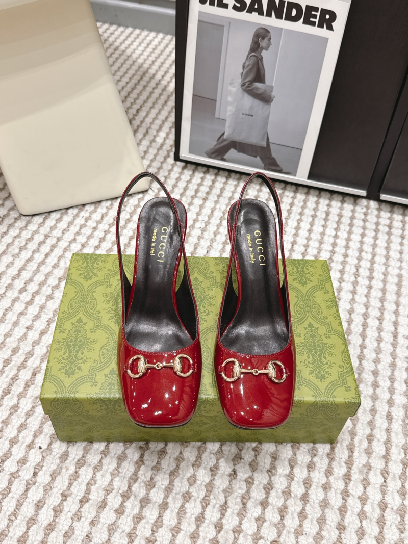 Женские туфли Gucci на каблуке с металлическим пряжкой