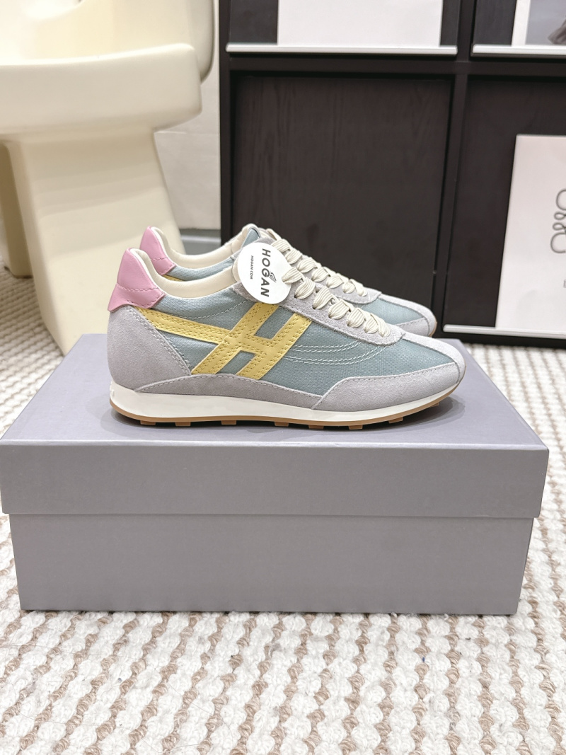 Женские кроссовки Hogan пастельные