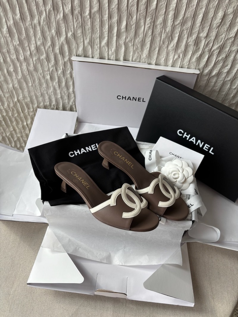 Мюли женские с логотипом на тонком каблуке Chanel