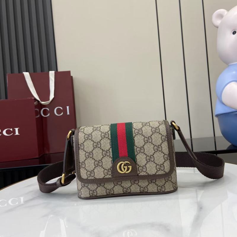 Сумка Gucci с монограммой и ремешком