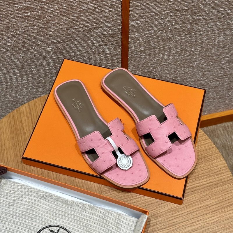Босоножки Hermes из страусиной кожи розового цвета Hermès