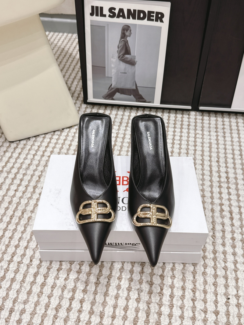 Женские черные туфли на каблуке с декоративной пряжкой Balenciaga