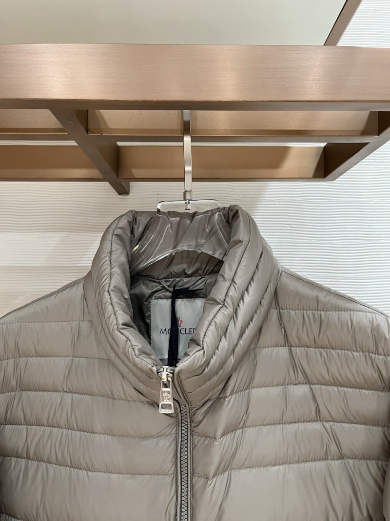 Пуховик Moncler