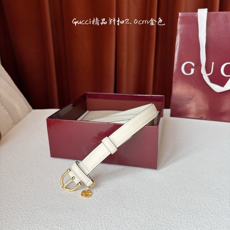 Белый кожаный ремень с пряжкой Gucci