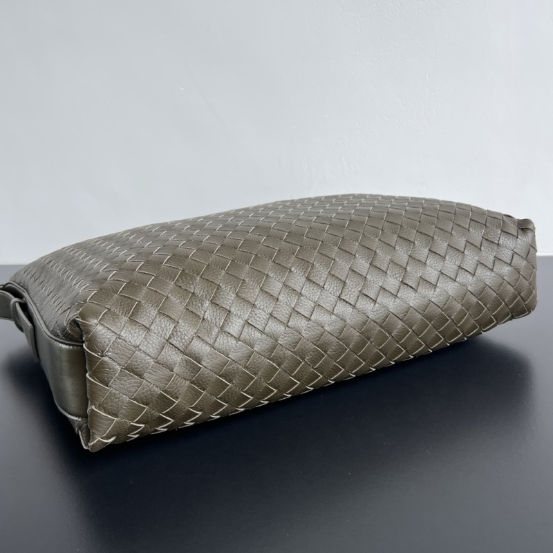Сумка Bottega Veneta Traveller из плетеной кожи