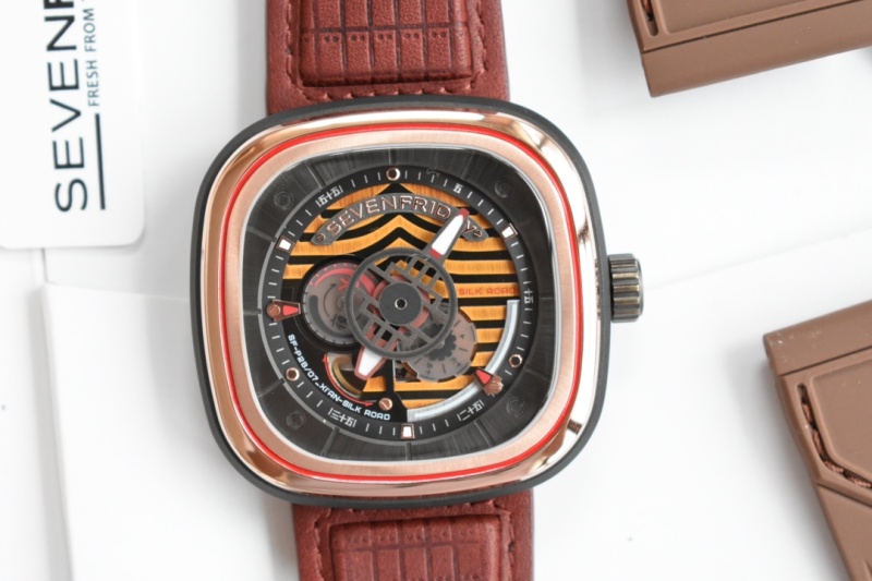 Часы SevenFriday